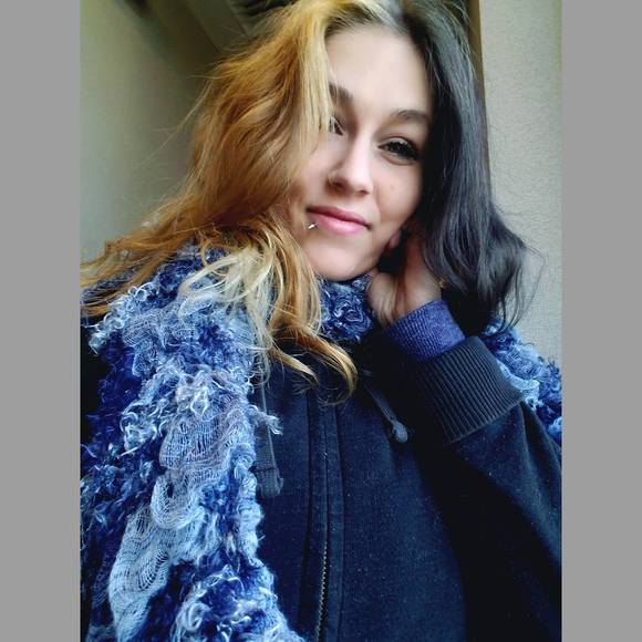 Meet your Posher, Missy - Picture 1 of 1